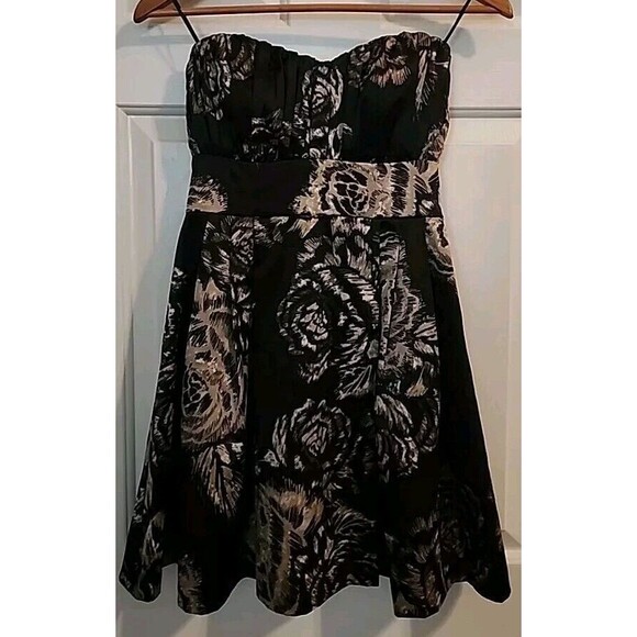 Guess Dresses & Skirts - Guess Mini Size 5 Statin Floral Black Tan Roses Design Strapless Baby Doll Lined